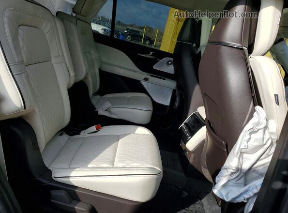 5LM5J9XC0PGL23725 2023 LINCOLN AVIATOR Серебряный 