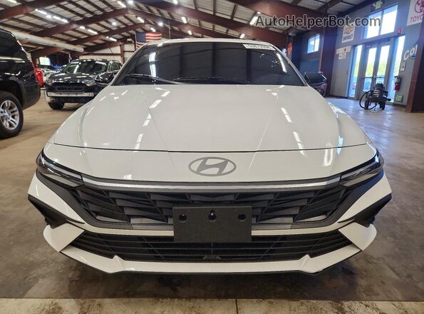 KMHLM4DG0SU094582 2025 HYUNDAI ELANTRA White 