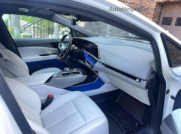 3GYK3BMR3SS224163 2025 CADILLAC OPTIQ White Вид ззаду