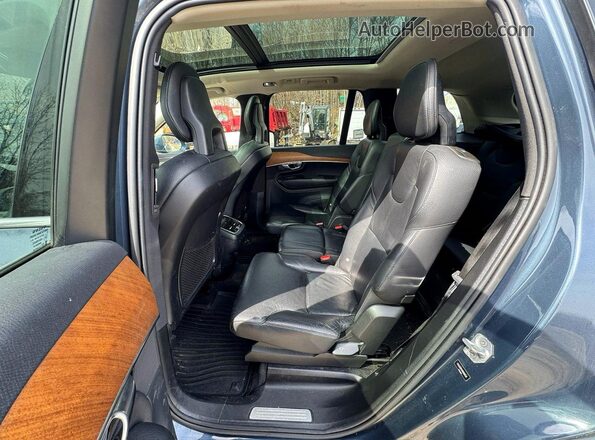 YV4A22PK7N1808426 2022 VOLVO XC90 Blue 