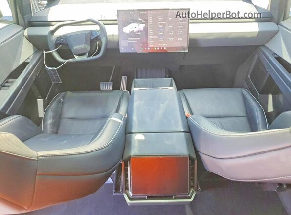 7G2CEHED3SA077646 2025 TESLA CYBERTRUCK Silver Widok zestawu wskaźników