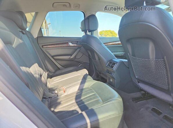 WA1ANAFY5J2135550 2018 AUDI Q5 White Vista del compartimento del motor