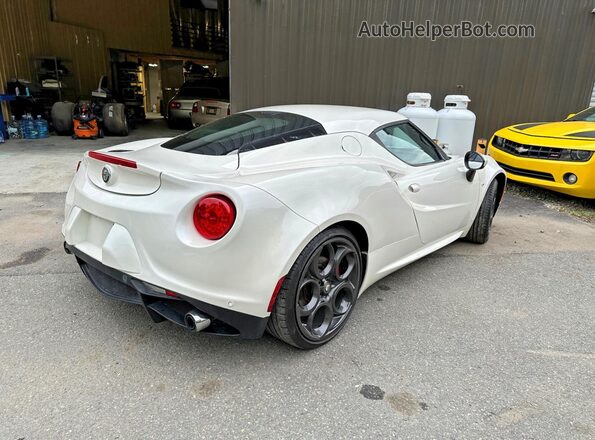 ZARBAAA41GM177436 2016 ALFA ROMEO 4C White Front view