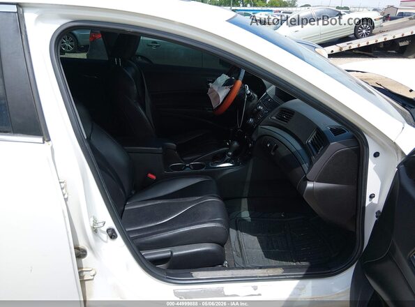 19UDE2F31KA010535 2019 ACURA ILX Белый Вид салона спереди