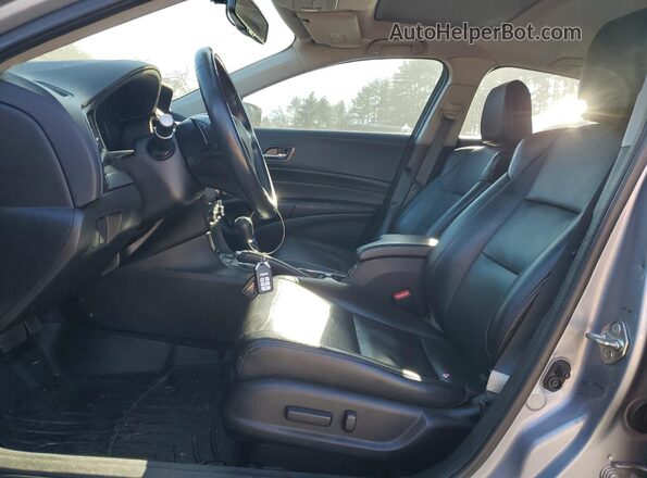 19UDE2F76JA001038 2018 ACURA ILX Серебряный Вид салона спереди