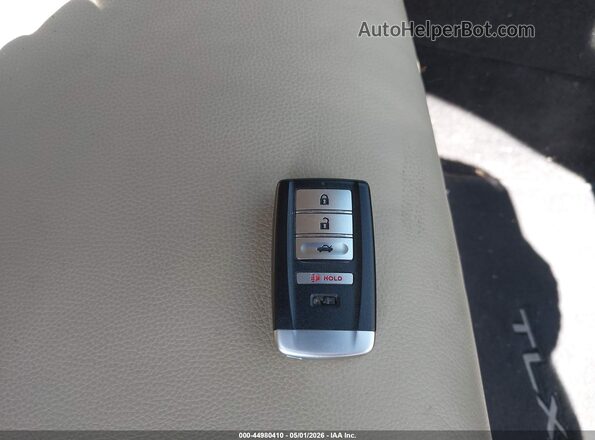 19UUB2F33JA010608 2018 ACURA TLX White Առջևի վահանակի տեսք