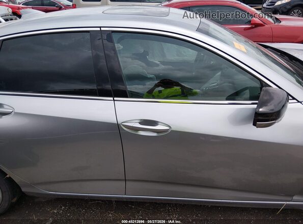 19UUB5F42NA000152 2022 ACURA TLX Silver Vista interior trasera