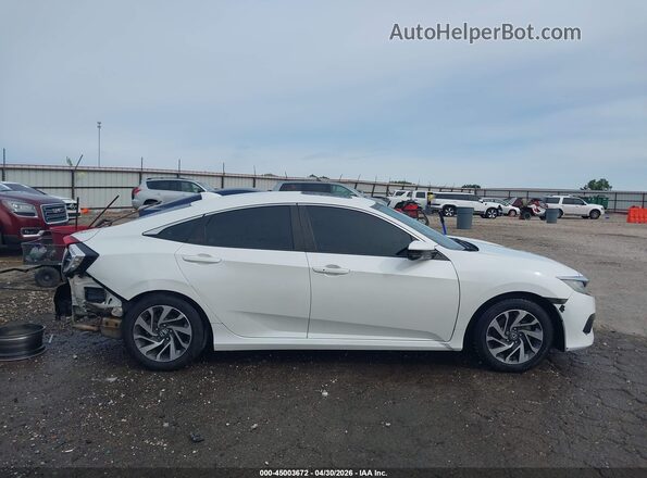 19XFC2F77JE010972 2018 HONDA CIVIC White 360 interior view
