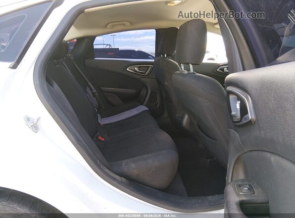 1C3CCCAB1GN136287 2016 CHRYSLER 200 White VIN კოდის სტიკერის ხედი