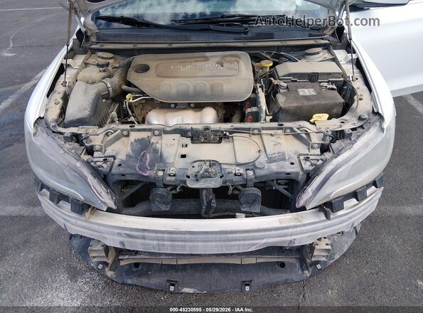 1C3CCCAB1GN136287 2016 CHRYSLER 200 White უკანა ხედი
