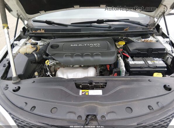 1C3CCCAB3GN136565 2016 CHRYSLER 200 White უკანა ხედი