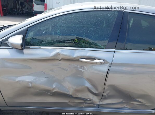 1C3CCCAB9HN511862 2017 CHRYSLER 200 Silver Вид спереду