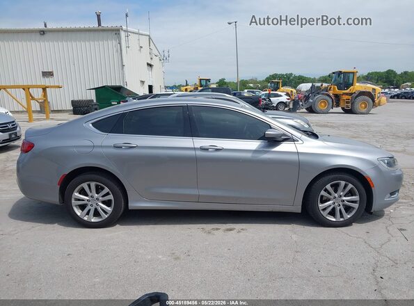 1C3CCCAB9HN511862 2017 CHRYSLER 200 Silver Вид задньої частини салону
