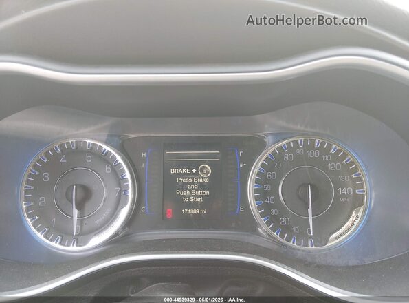 1C3CCCAG5HN504953 2017 CHRYSLER 200 Burgundy Rear seats view