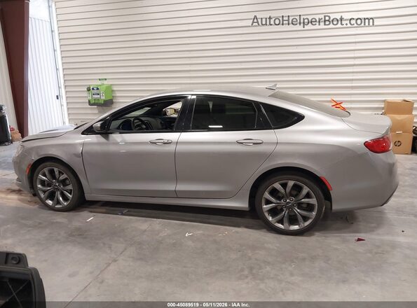 1C3CCCDG8GN139601 2016 CHRYSLER 200 Серебряный Вид задней части салона