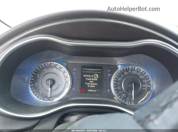 1C3CCCFB2HN501621 2017 CHRYSLER 200 Бордовый Вид задних сидений