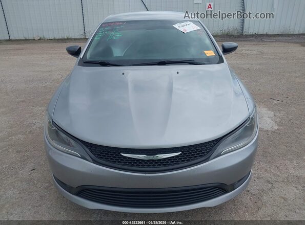 1C3CCCFB3HN504088 2017 CHRYSLER 200 Silver Rear interior view