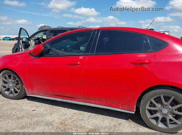 1C3CDFEB8GD624876 2016 DODGE DART Red Вид задньої частини салону