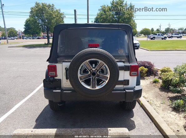1C4BJWDG0GL335719 2016 JEEP WRANGLER UNLIMITED White 