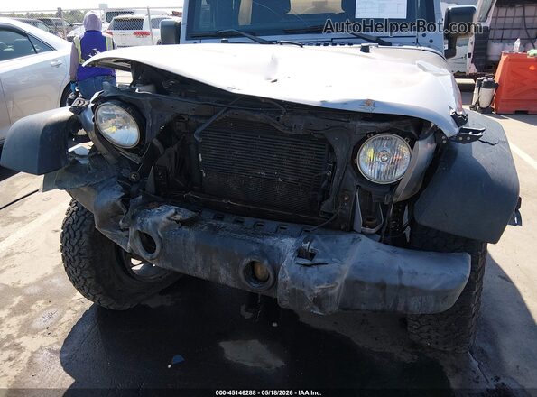 1C4BJWDG2GL144528 2016 JEEP WRANGLER UNLIMITED Silver წინა ხედი