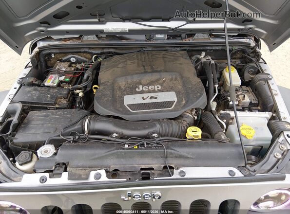1C4BJWDG2HL598618 2017 JEEP WRANGLER UNLIMITED Silver უკანა ხედი