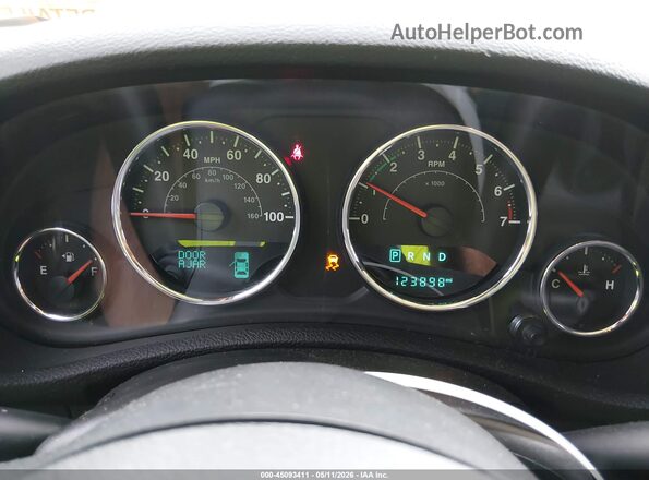 1C4BJWDG2HL598618 2017 JEEP WRANGLER UNLIMITED Silver უკანა სავარძლების ხედი