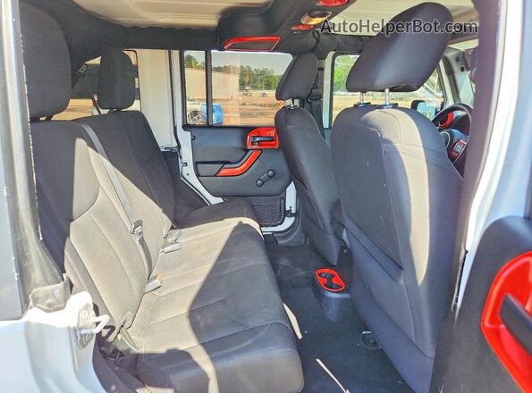 1C4BJWDG2JL862815 2018 JEEP WRANGLER White უკანა სავარძლების ხედი