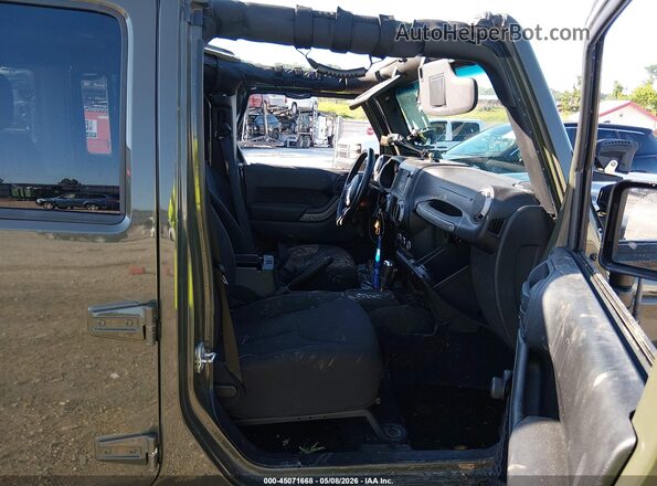 1C4BJWDG3GL131481 2016 JEEP WRANGLER UNLIMITED Green Widok wnętrza z przodu