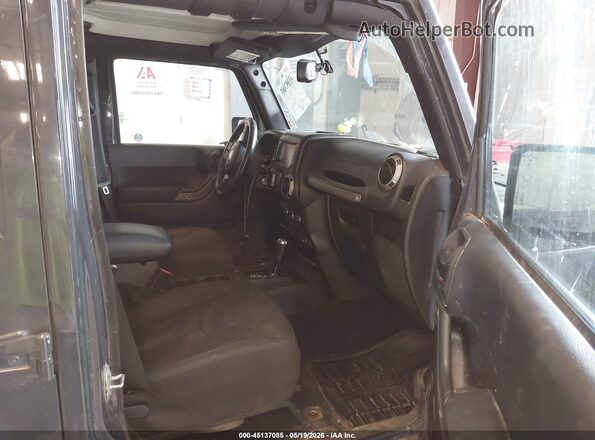 1C4BJWDG3GL220872 2016 JEEP WRANGLER UNLIMITED Gray Widok wnętrza z przodu