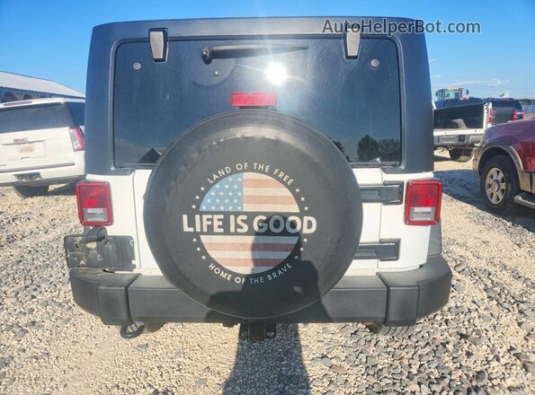 1C4BJWDG5JL867958 2018 JEEP WRANGLER Белый Вид сзади