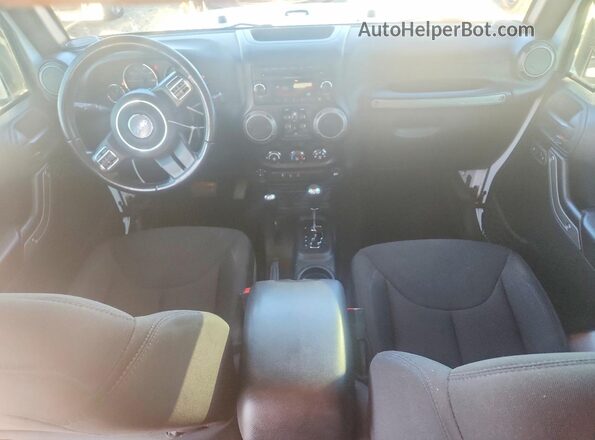 1C4BJWDG5JL867958 2018 JEEP WRANGLER Белый Вид панели приборов