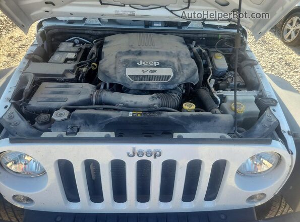 1C4BJWDG5JL867958 2018 JEEP WRANGLER Белый Вид задней части салона