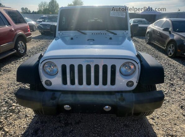 1C4BJWDG5JL867958 2018 JEEP WRANGLER Белый Вид спереди