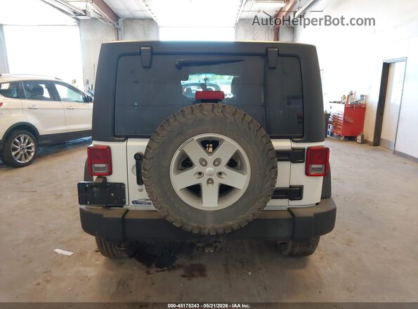 1C4BJWDG5JL889863 2018 JEEP WRANGLER White 