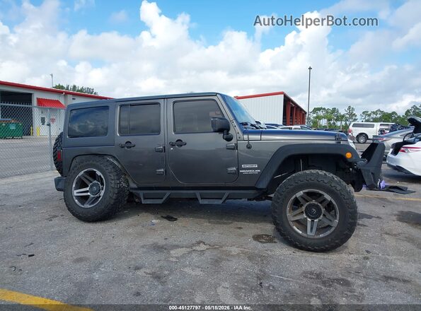 1C4BJWDG8HL570337 2017 JEEP WRANGLER UNLIMITED Серый Вид задней части салона