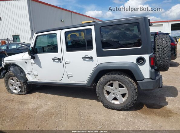 1C4BJWDG8HL744424 2017 JEEP WRANGLER UNLIMITED White 360 interior view