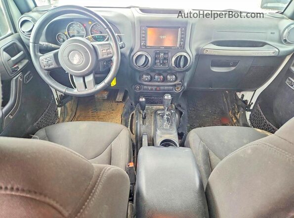 1C4BJWDGXGL161027 2016 JEEP WRANGLER Белый Вид панели приборов