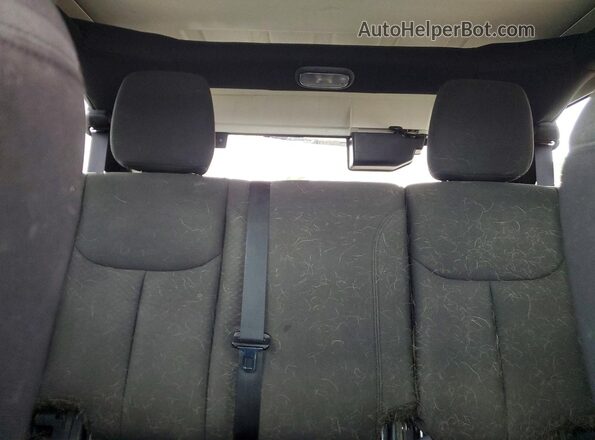 1C4BJWDGXHL510446 2017 JEEP WRANGLER White Widok tylnych siedzeń