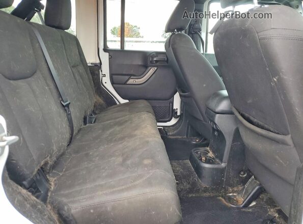 1C4BJWDGXHL510446 2017 JEEP WRANGLER White Widok wnętrza z tyłu