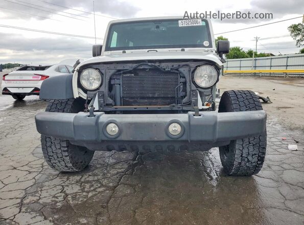 1C4BJWDGXHL510446 2017 JEEP WRANGLER White Widok z przodu