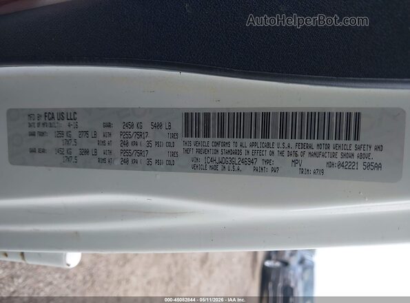 1C4HJWDG3GL246947 2016 JEEP WRANGLER UNLIMITED White Engine compartment view