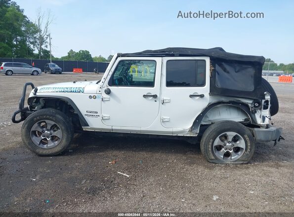1C4HJWDG3GL246947 2016 JEEP WRANGLER UNLIMITED White 360 interior view
