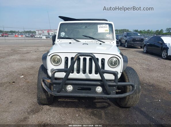 1C4HJWDG3GL246947 2016 JEEP WRANGLER UNLIMITED White Instrument cluster view