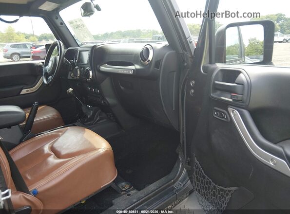 1C4HJWEG7HL752152 2017 JEEP WRANGLER UNLIMITED Gray Widok wnętrza z przodu