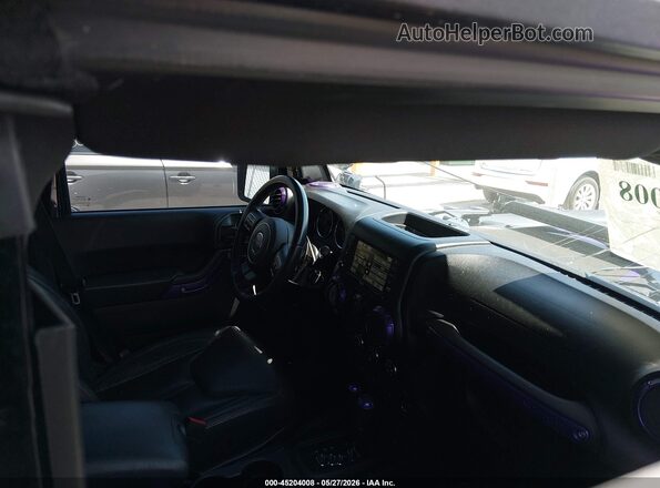 1C4HJWFG3GL306027 2016 JEEP WRANGLER UNLIMITED Purple Front interior view