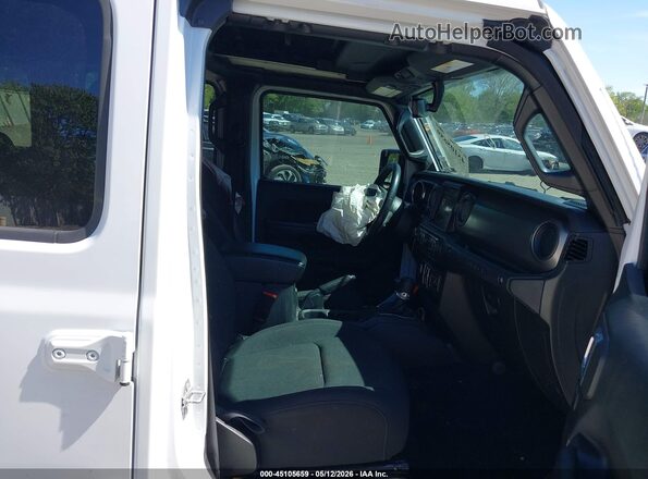 1C4HJXDG7PW560699 2023 JEEP WRANGLER White Front interior view