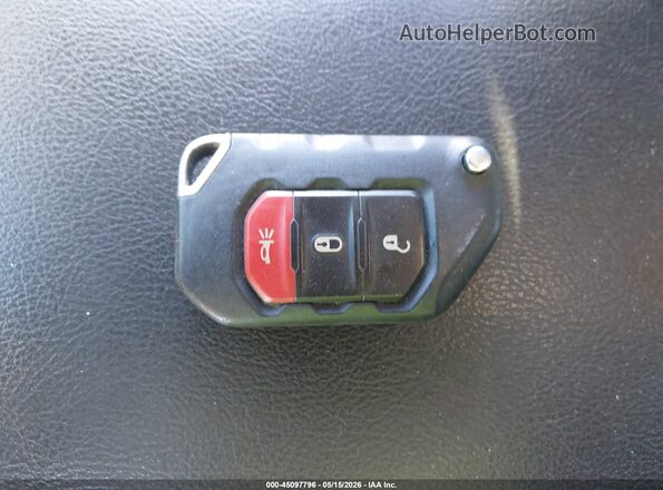 1C4HJXDG9PW597429 2023 JEEP WRANGLER White Widok deski rozdzielczej