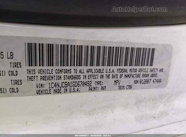 1C4NJCBA1GD670492 2016 JEEP COMPASS White Engine compartment view