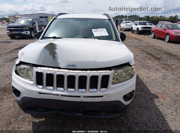 1C4NJCBA1GD670492 2016 JEEP COMPASS White Front view
