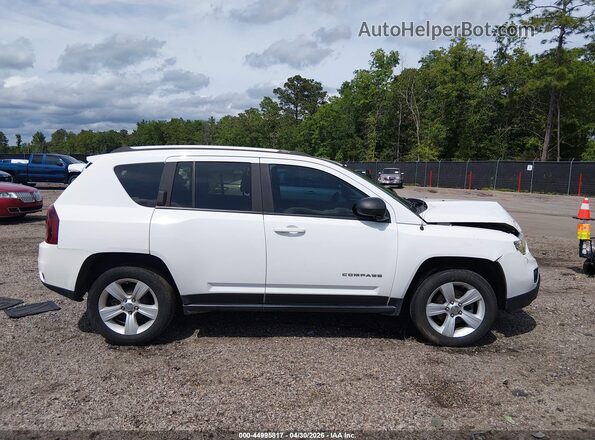 1C4NJCBA1GD670492 2016 JEEP COMPASS White Rear interior view